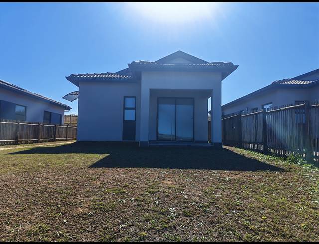 2 BEDROOM FREEHOLD FOR SALE IN SHAKASKRAAL